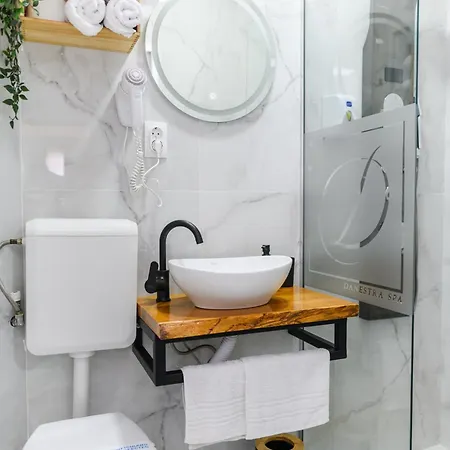 Danestra 招待所 *